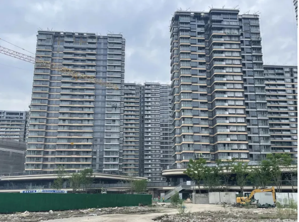 最近房主们开始换着花样保房价了 最近房主们开始换着花样保房价了