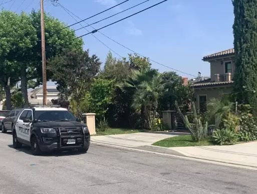 解气!4名黑人非法侵占豪宅,华人屋主开枪击退歹徒 解气!4名黑人非法侵占豪宅,华人屋主开枪击退歹徒