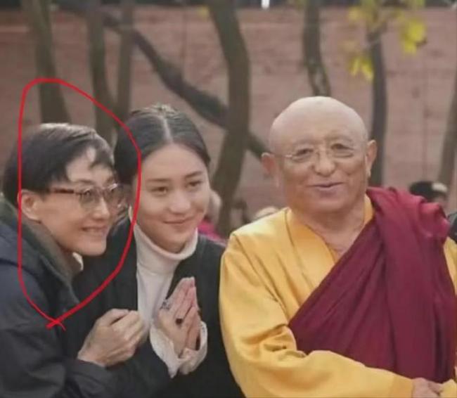 61岁李连杰:带妻女修行 20亿身家给利智 61岁李连杰:带妻女修行 20亿身家给利智