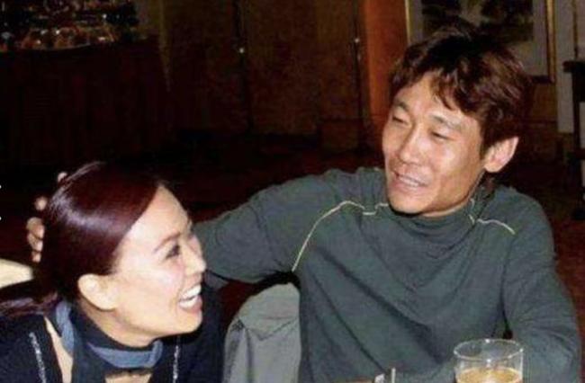 高峰:抛弃那英和刚出生的儿子 19年过去了他... 高峰:抛弃那英和刚出生的儿子 19年过去了他...