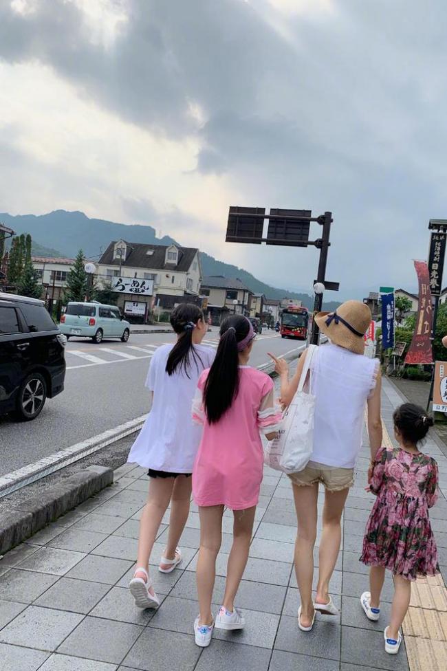 马伊琍16岁女儿为爸爸过父亲节 文章歪头卖萌 马伊琍16岁女儿为爸爸过父亲节 文章歪头卖萌