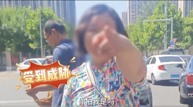 嚣张“官”大妈余琦被逼道歉 料提前卸任秘书长 嚣张“官”大妈余琦被逼道歉 料提前卸任秘书长
