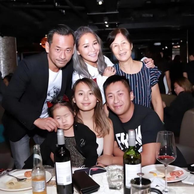刘碧丽身材走样显富态 生活比洗米嫂幸福 刘碧丽身材走样显富态 生活比洗米嫂幸福