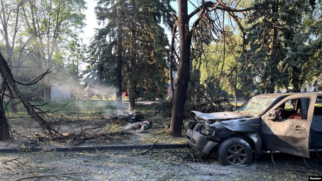 乌克兰扎波罗热郊外的维尔尼安斯克镇遭受俄罗斯导弹攻击。(2024年6月29日)