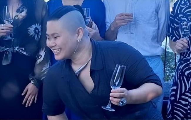 毕福剑27岁女晒加拿大生活 身材壮硕撞脸岳云鹏 毕福剑27岁女晒加拿大生活 身材壮硕撞脸岳云鹏