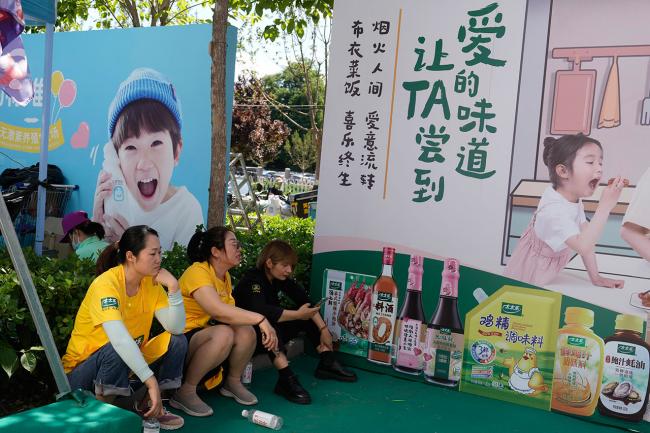 看不到未来:中产被吞噬,底层在挣扎 看不到未来:中产被吞噬,底层在挣扎