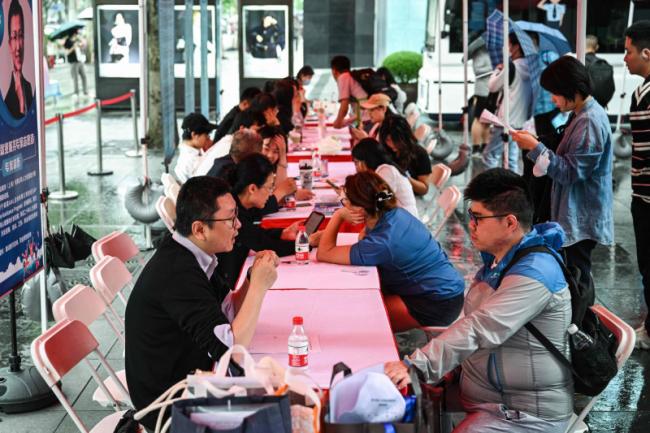 报告揭中国平均招聘月薪过万人民币 民众都不信 报告揭中国平均招聘月薪过万人民币 民众都不信