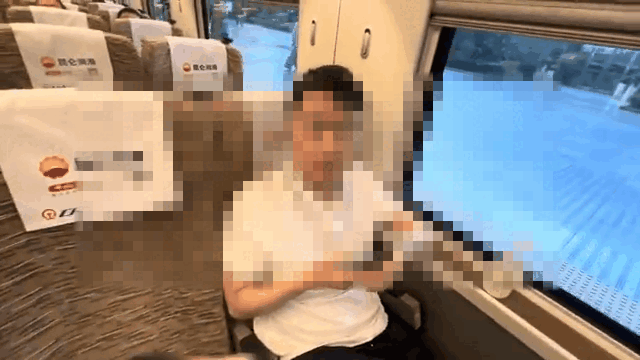 外国妹来华旅游狂喷中国 吐槽交通落后 东西难吃 外国妹来华旅游狂喷中国 吐槽交通落后 东西难吃