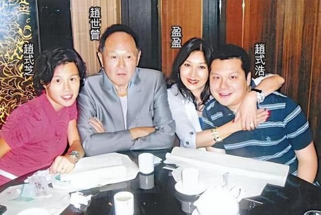 87岁亿万富豪交往外籍年轻女友 只恋爱不结婚 87岁亿万富豪交往外籍年轻女友 只恋爱不结婚