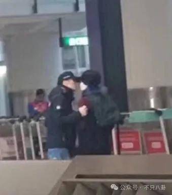 谢霆锋为王菲出气上热搜,他们怎么一直都这么甜 谢霆锋为王菲出气上热搜,他们怎么一直都这么甜
