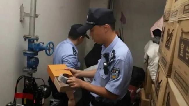 欠330万不还 法院发现车库全是白酒珠宝 欠330万不还 法院发现车库全是白酒珠宝