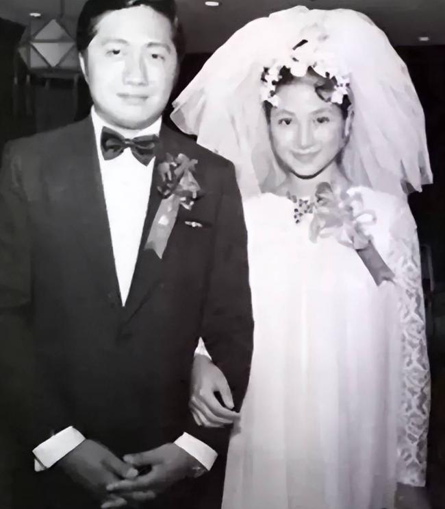 郑佩佩四子女现状曝光 最放心不下小儿子 郑佩佩四子女现状曝光 最放心不下小儿子