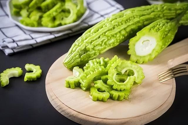 三伏天饮食有讲究 中医建议适当吃点“苦” 三伏天饮食有讲究 中医建议适当吃点“苦”
