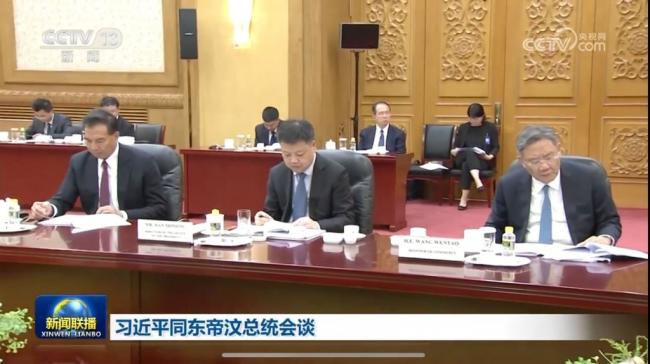 习近平身边   多了一张陌生脸孔  生于1971年