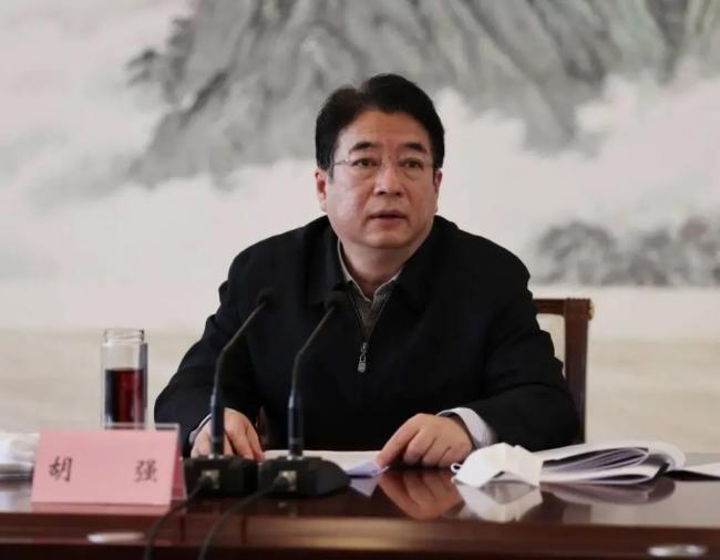 中纪委1天打3虎 均被点名搞“钱色交易” 中纪委1天打3虎 均被点名搞“钱色交易”