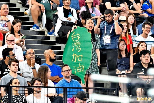 野蛮人出没巴黎 戳破国际奥委会的假道学 野蛮人出没巴黎 戳破国际奥委会的假道学