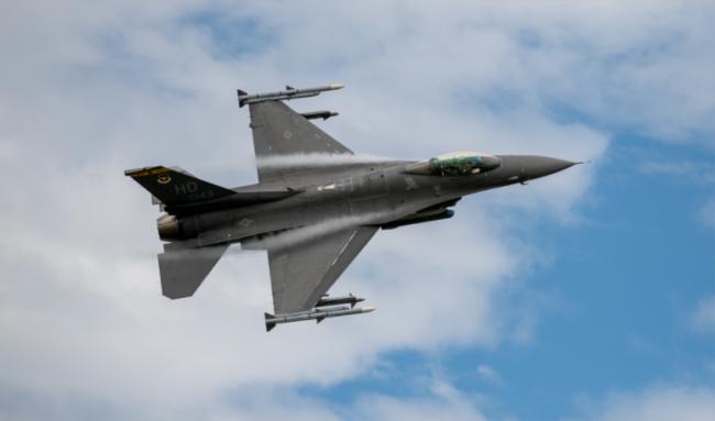 乌大秀首批F-16升空 曝将执行3核心任务 乌大秀首批F-16升空 曝将执行3核心任务