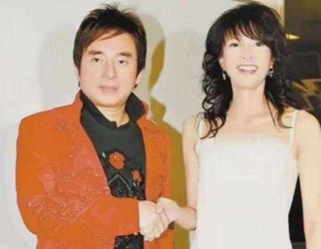 他曾与张学友齐名 和郑裕玲恋爱16年无疾而终 他曾与张学友齐名 和郑裕玲恋爱16年无疾而终