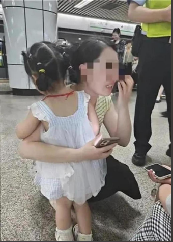 撞脸女儿  陆女子要求陌生女童亲子鉴定