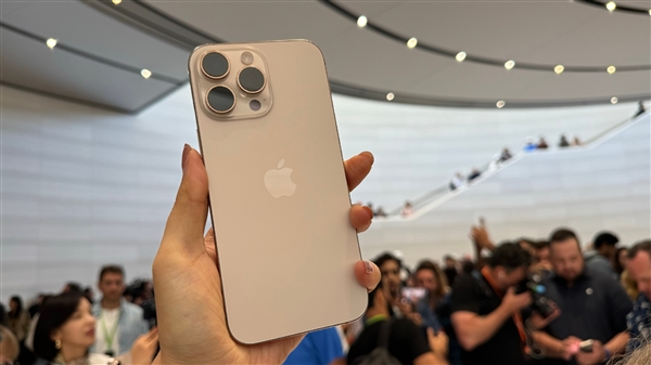 iPhone 16全系5种颜色实拍:你看中哪个? iPhone 16全系5种颜色实拍:你看中哪个?