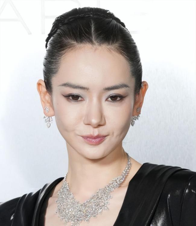 巴黎时装周:外媒没有滤镜,遍地普男普女? 巴黎时装周:外媒没有滤镜,遍地普男普女?