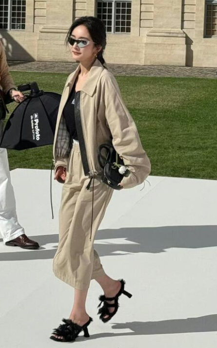 巴黎时装周:外媒没有滤镜,遍地普男普女? 巴黎时装周:外媒没有滤镜,遍地普男普女?