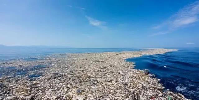 卫星拍摄的太平洋 400万吨垃圾铺满海面 卫星拍摄的太平洋 400万吨垃圾铺满海面