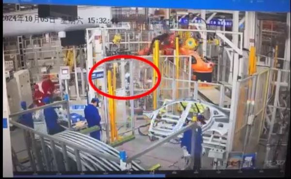 比亚迪工厂“机器人压死工人” 网友关注 比亚迪工厂“机器人压死工人” 网友关注
