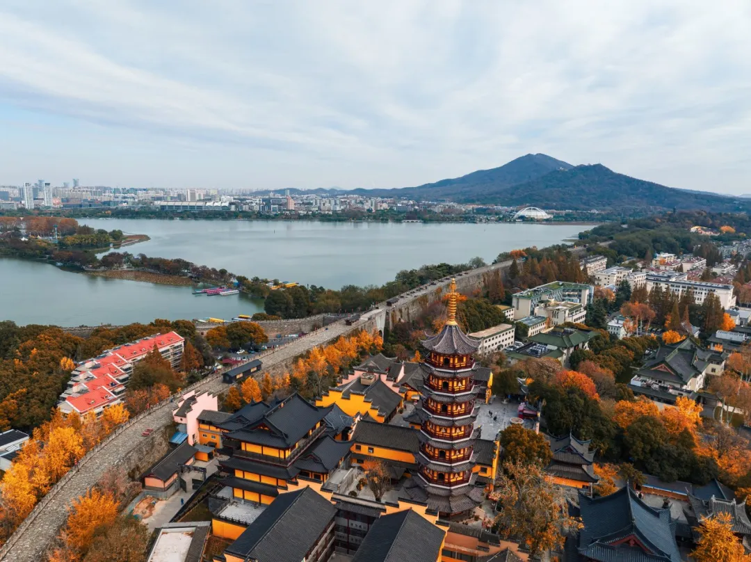 高铁直达！国内秋景天花板就在这座千年古城