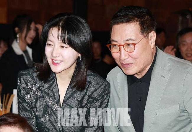 李英愛夫妻罕見同框網贊73歲老公“逆生長”