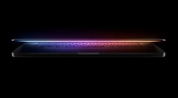 MacBook Pro 2026ذOLED+ᱡ