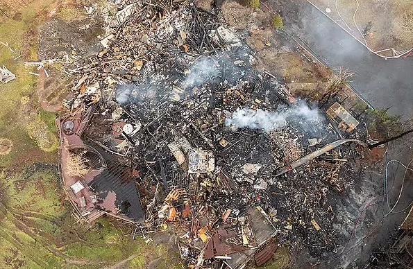 最贵的晚餐!车库炸火鸡 0多万房子烧精光 最贵的晚餐!车库炸火鸡 0多万房子烧精光