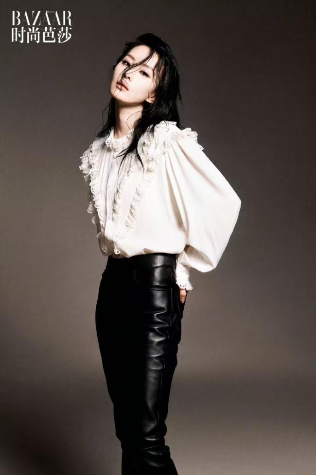 刘诗诗湿发微醺大片 展现优雅摩登气质 刘诗诗湿发微醺大片 展现优雅摩登气质