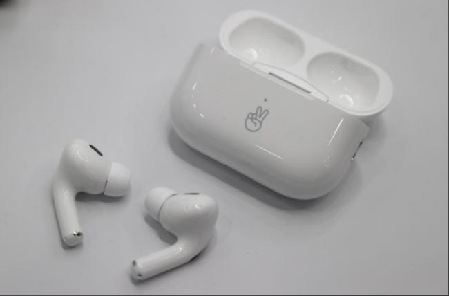 耳机也要装镜头？传AirPods 2大设计变革