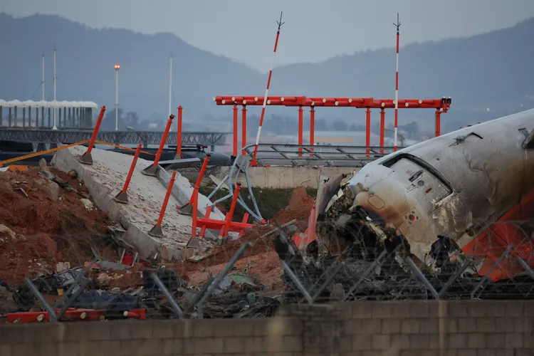 济航空难新线索 两具发动机都有“这两样东西”