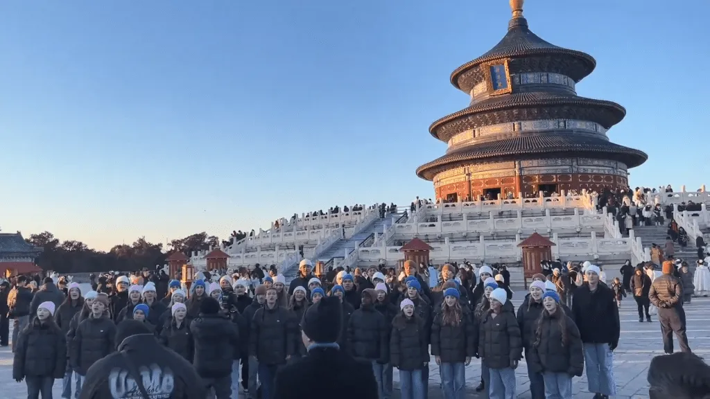 《人日》的文章可比川普就职典礼更有看头