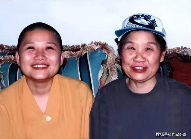 李娜出家27年 母亲陪她住寺庙 如今她们怎样