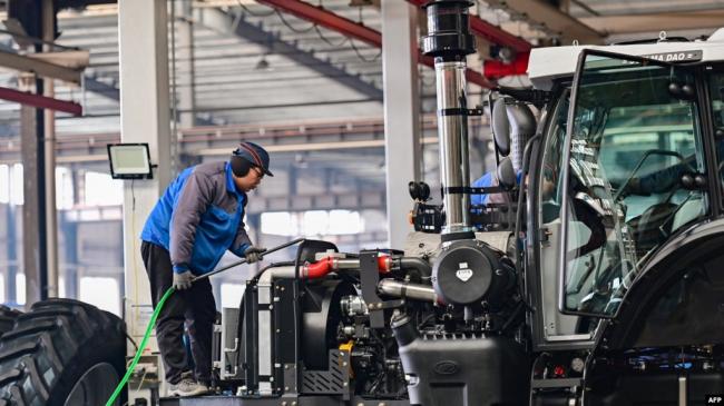 中国1月份制造业活动意外萎缩 创5个月来新低 中国1月份制造业活动意外萎缩 创5个月来新低