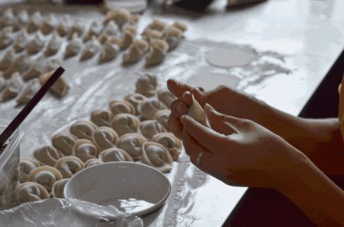 馋哭了！原来新疆人的年夜饭是这样的