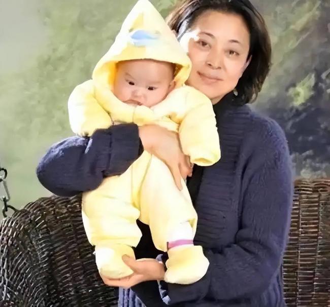 感谢陈凯歌不娶之恩 儿子是学霸 丈夫是好男人 感谢陈凯歌不娶之恩 儿子是学霸 丈夫是好男人