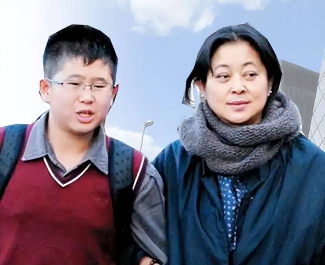 感谢陈凯歌不娶之恩 儿子是学霸 丈夫是好男人 感谢陈凯歌不娶之恩 儿子是学霸 丈夫是好男人