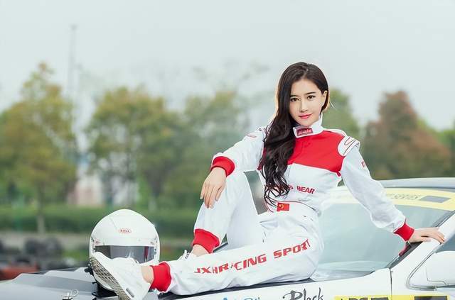 41����Ǽ޵�ɽ��ũ�壡����ˮϯͷ��һ֦��