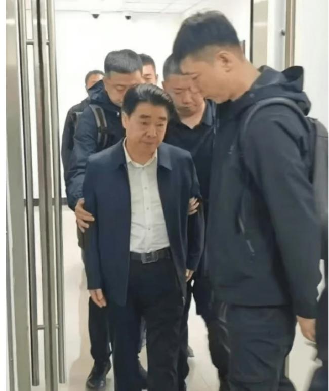 下个中共内斗清洗目标？何立峰危险了