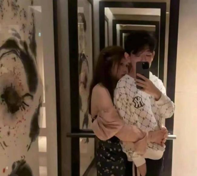 疑似董袭莹前男友发声 称她把学术圈当娱乐圈