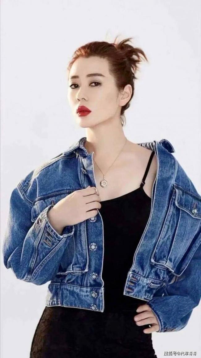“倪虹洁身材好辣”上热搜 她这样的女星还有谁