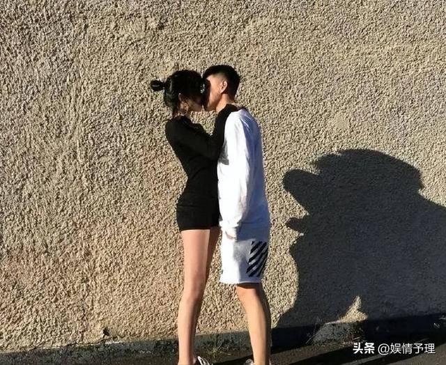 赵心童夺冠与女友合影  家世都不一般