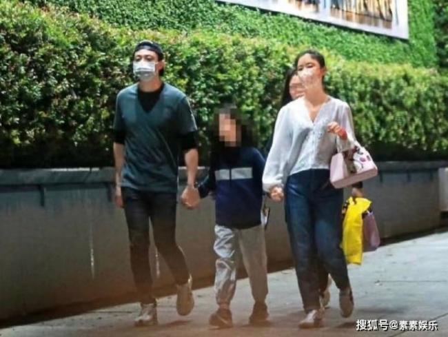 林心如霍建华带女儿出门，霍建华变成“女儿控”