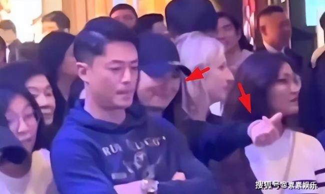 林心如霍建华带女儿出门，霍建华变成“女儿控”