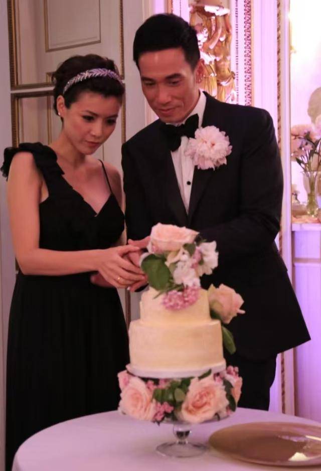 TVB视帝被曝经济压力大，一人养全家....