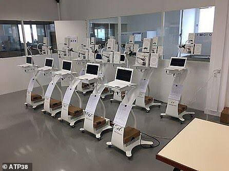 66岁麦当娜与29岁男友热舞，浴室惊现天价设备